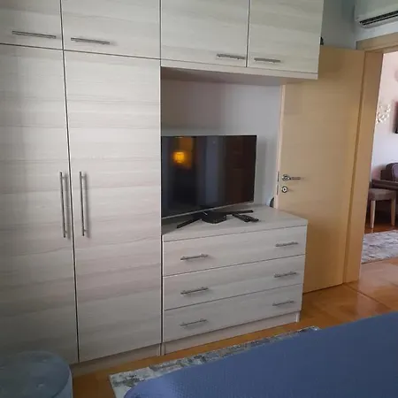 Apartment Capriati With Parking Garage Umag